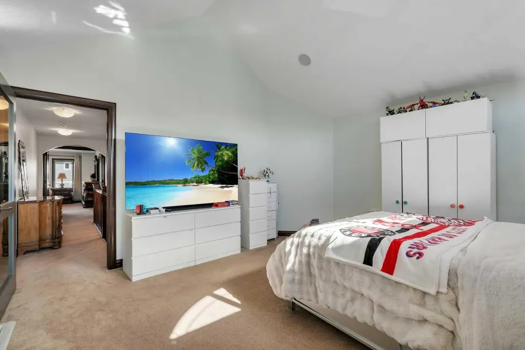 206 West Grove Rise SW Calgary AB T3H 0S3
