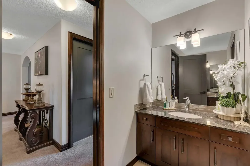 206 West Grove Rise SW Calgary AB T3H 0S3