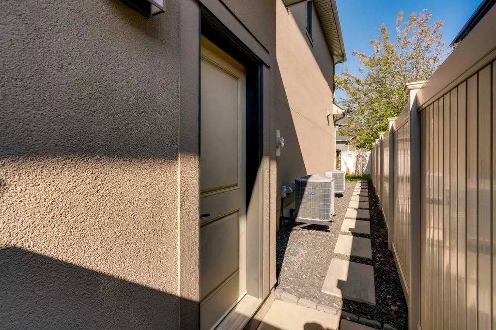 206 West Grove Rise SW Calgary AB T3H 0S3