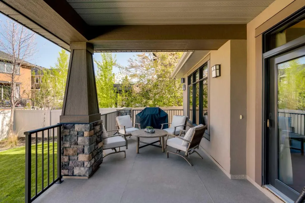 206 West Grove Rise SW Calgary AB T3H 0S3
