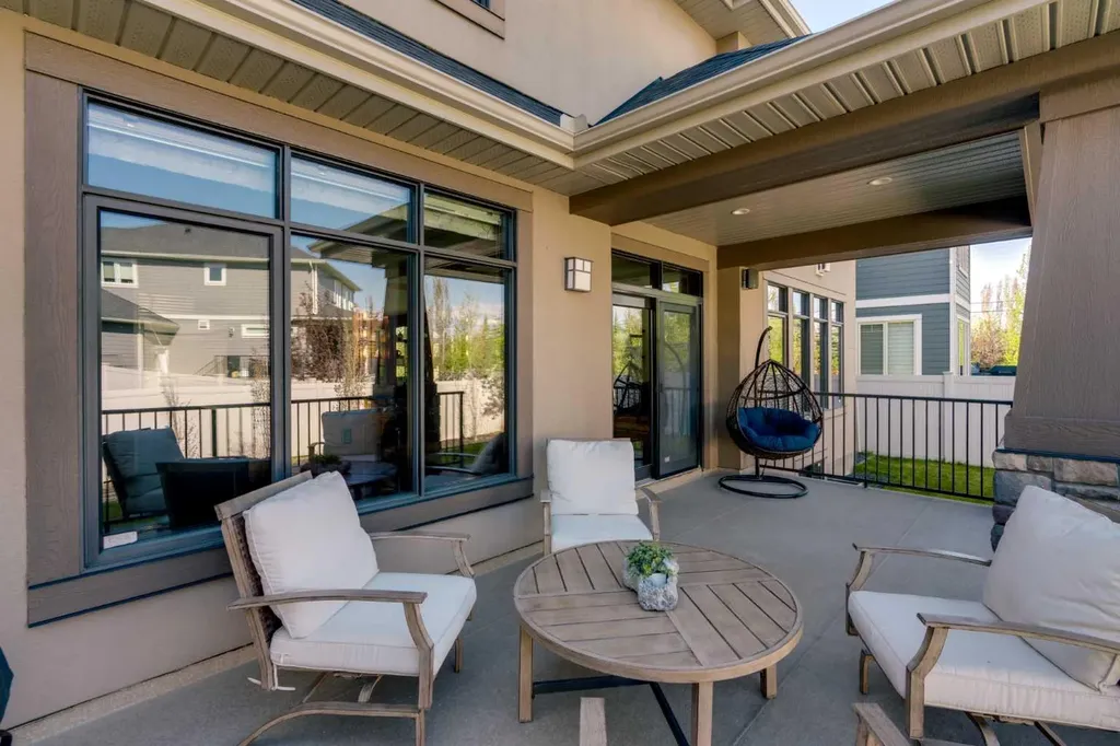 206 West Grove Rise SW Calgary AB T3H 0S3