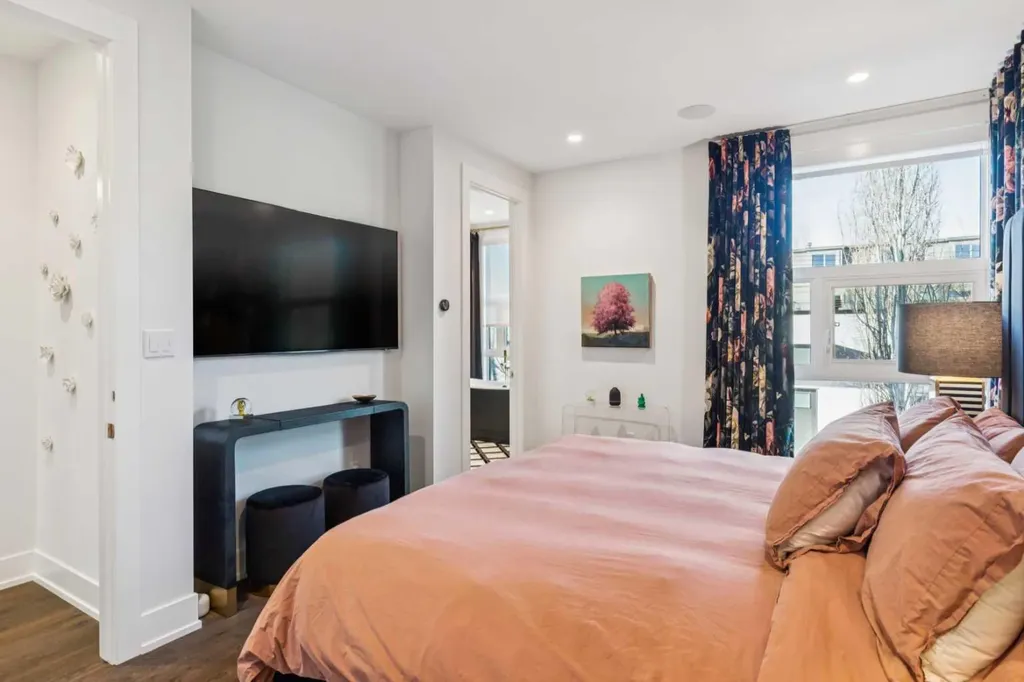 3813 1a Street SW Calgary AB T2S 1R4