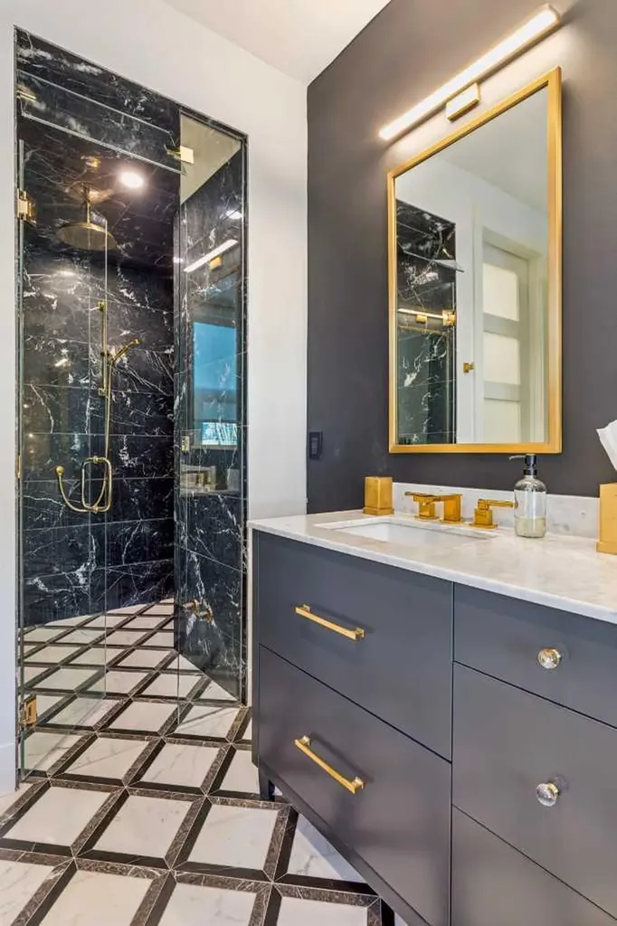 3813 1a Street SW Calgary AB T2S 1R4
