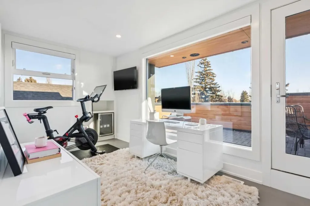 3813 1a Street SW Calgary AB T2S 1R4