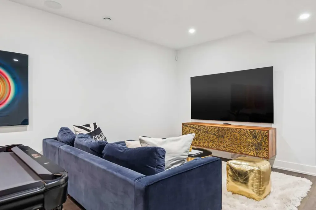 3813 1a Street SW Calgary AB T2S 1R4