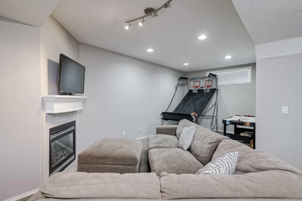 260 Chaparral Ridge Circle SE Calgary AB T2X 3M6