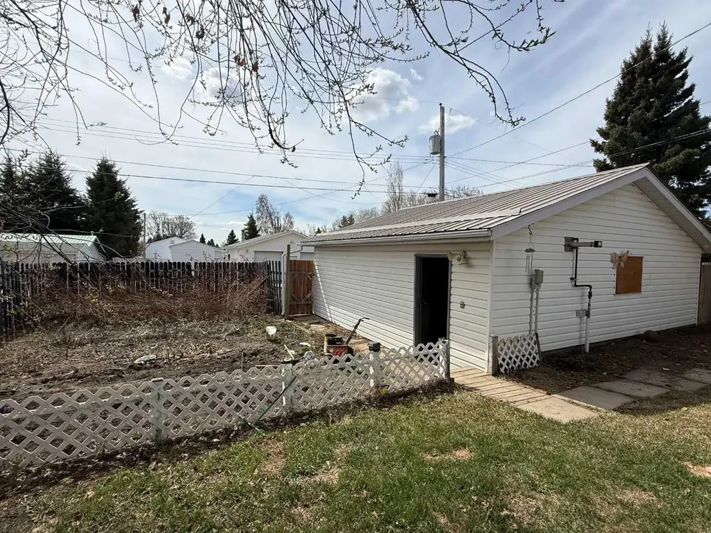 5311 50 Avenue Grimshaw AB T0H 1W0