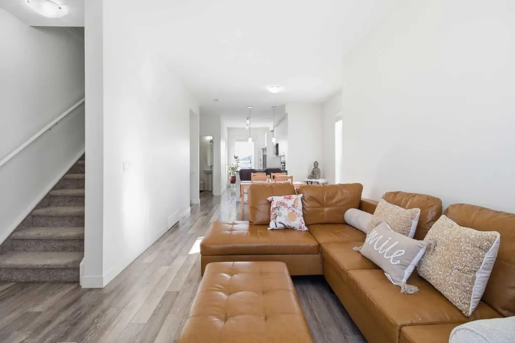 11 Evanscrest Mews NW Calgary AB T3P 0Y1