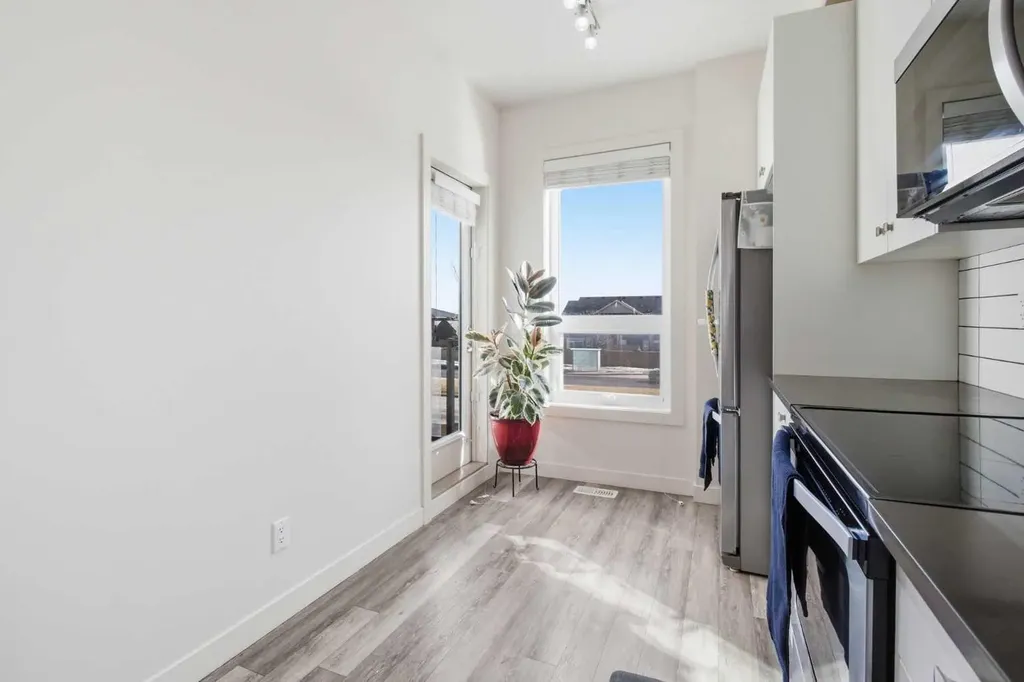 11 Evanscrest Mews NW Calgary AB T3P 0Y1