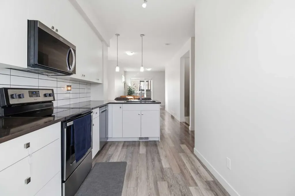 11 Evanscrest Mews NW Calgary AB T3P 0Y1