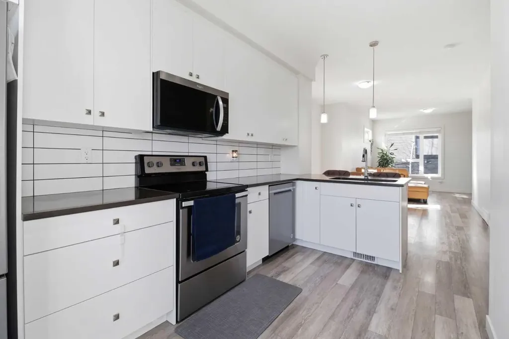 11 Evanscrest Mews NW Calgary AB T3P 0Y1