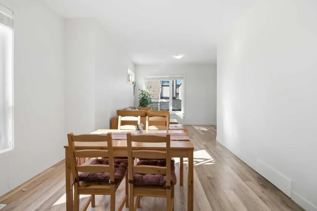 11 Evanscrest Mews NW Calgary AB T3P 0Y1