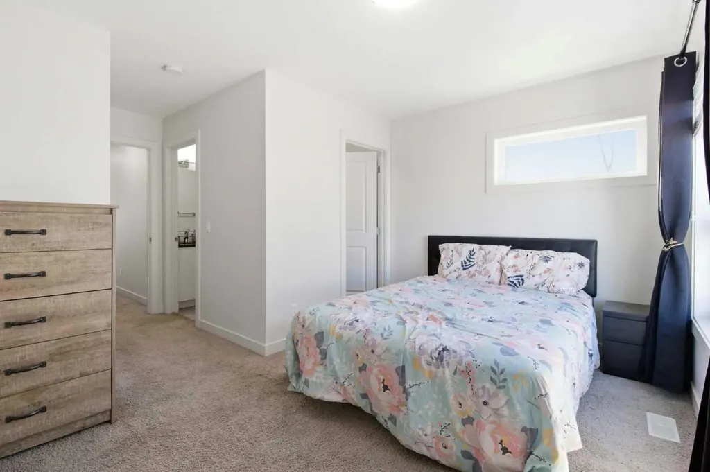 11 Evanscrest Mews NW Calgary AB T3P 0Y1