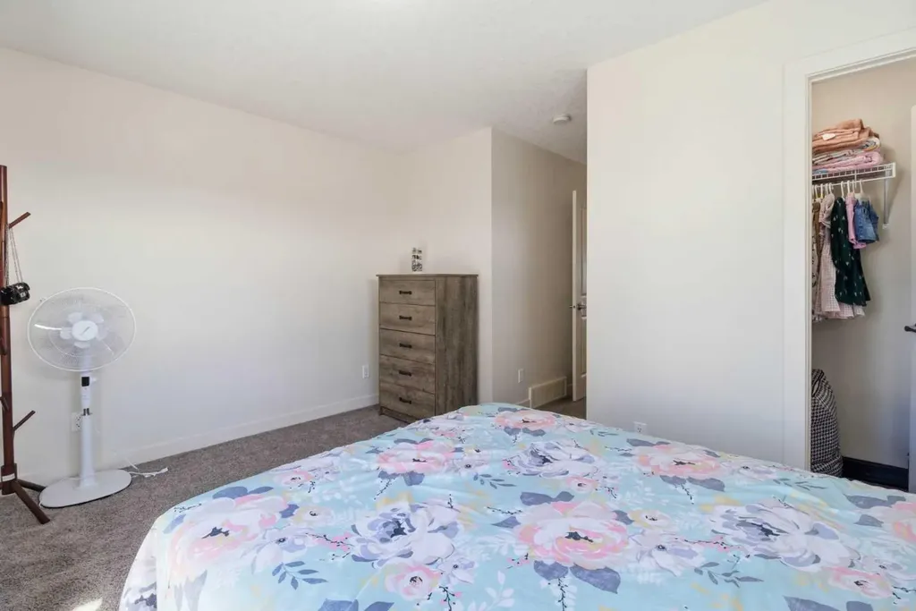 11 Evanscrest Mews NW Calgary AB T3P 0Y1