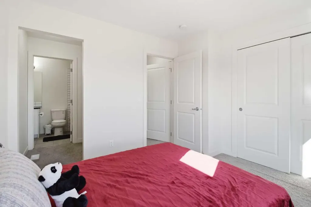 11 Evanscrest Mews NW Calgary AB T3P 0Y1