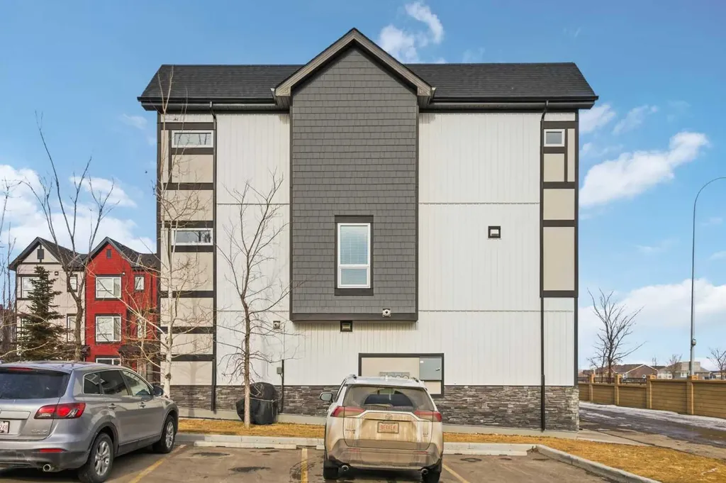11 Evanscrest Mews NW Calgary AB T3P 0Y1