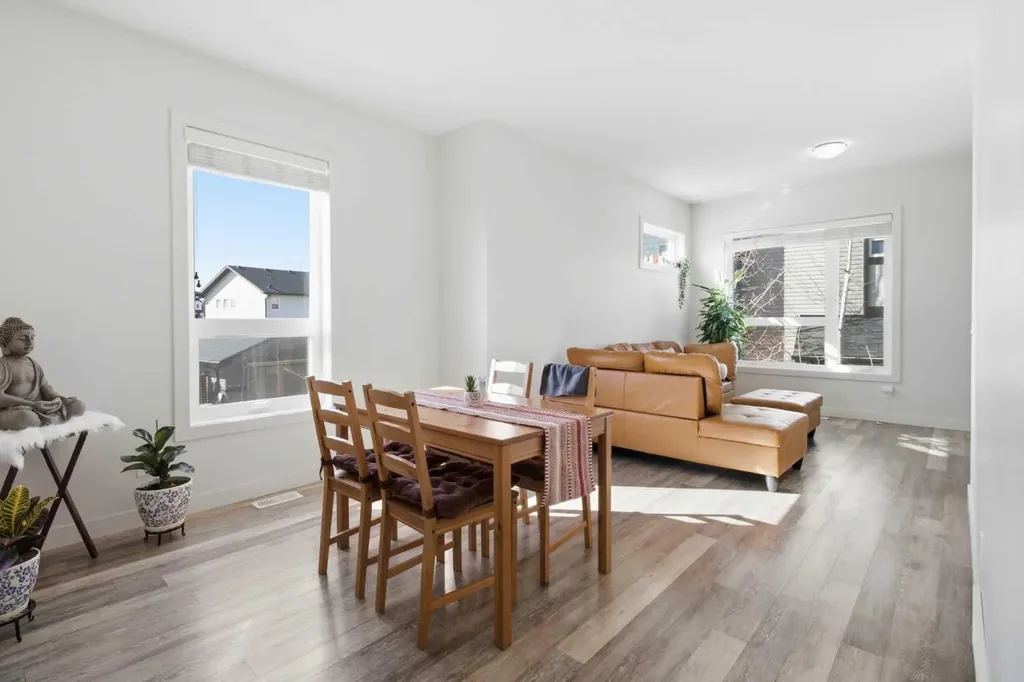 11 Evanscrest Mews NW Calgary AB T3P 0Y1