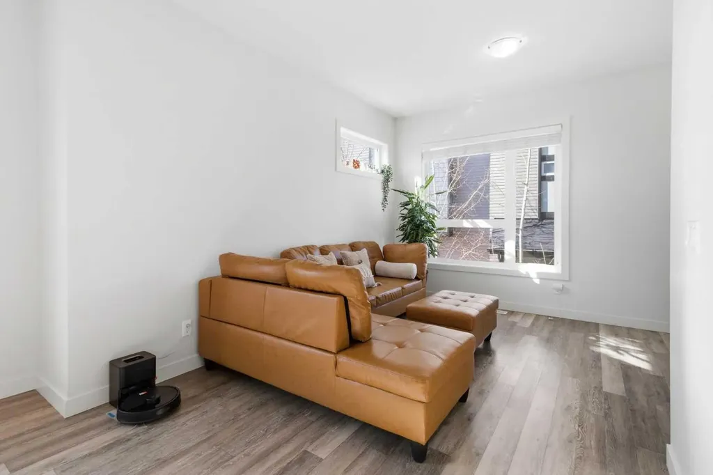 11 Evanscrest Mews NW Calgary AB T3P 0Y1