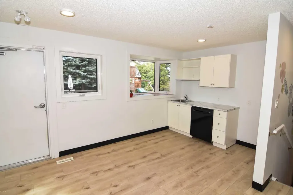 309 Main Street NW Airdrie AB T4B 1E2