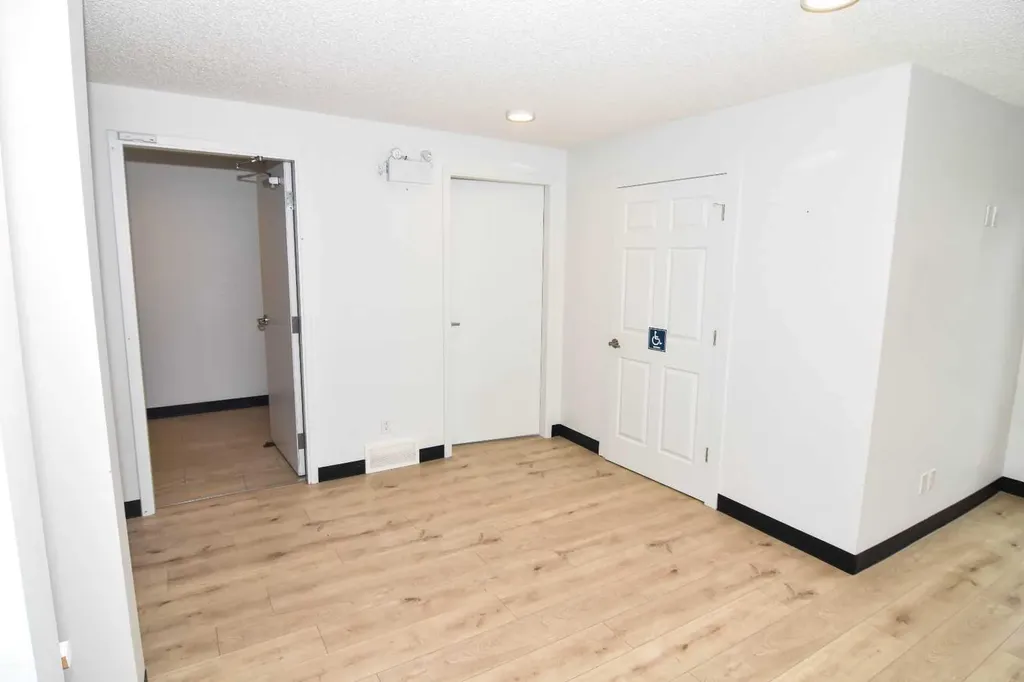 309 Main Street NW Airdrie AB T4B 1E2