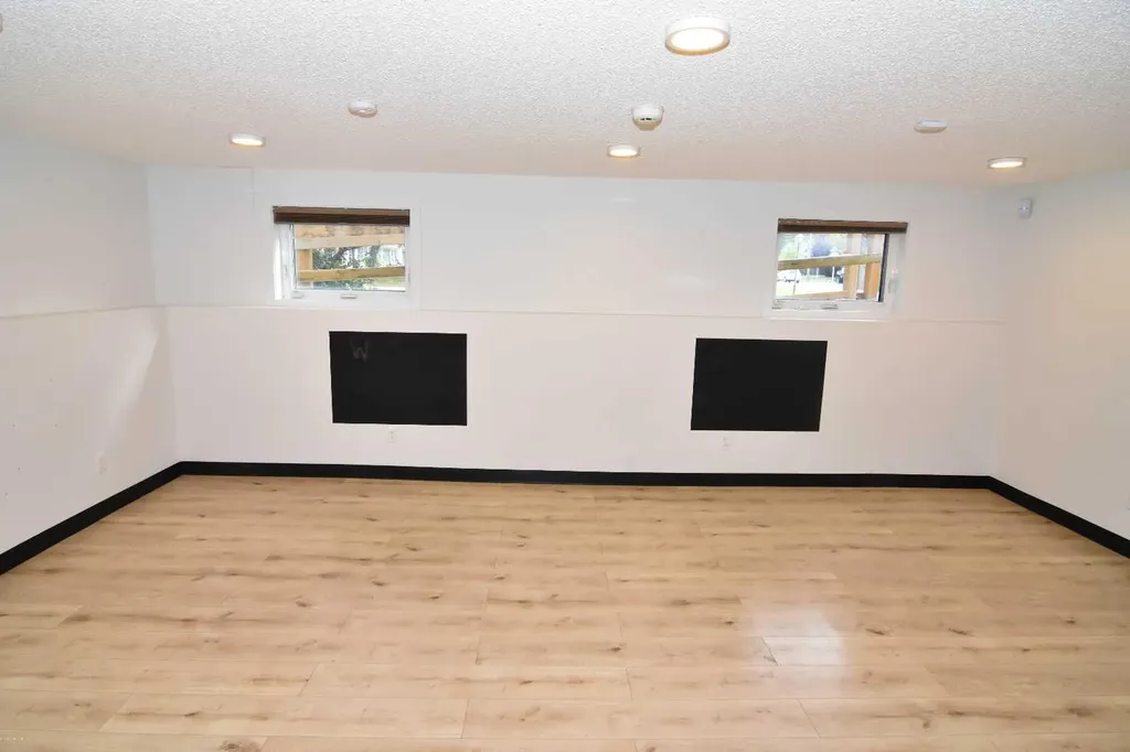 309 Main Street NW Airdrie AB T4B 1E2
