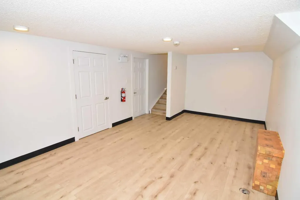 309 Main Street NW Airdrie AB T4B 1E2