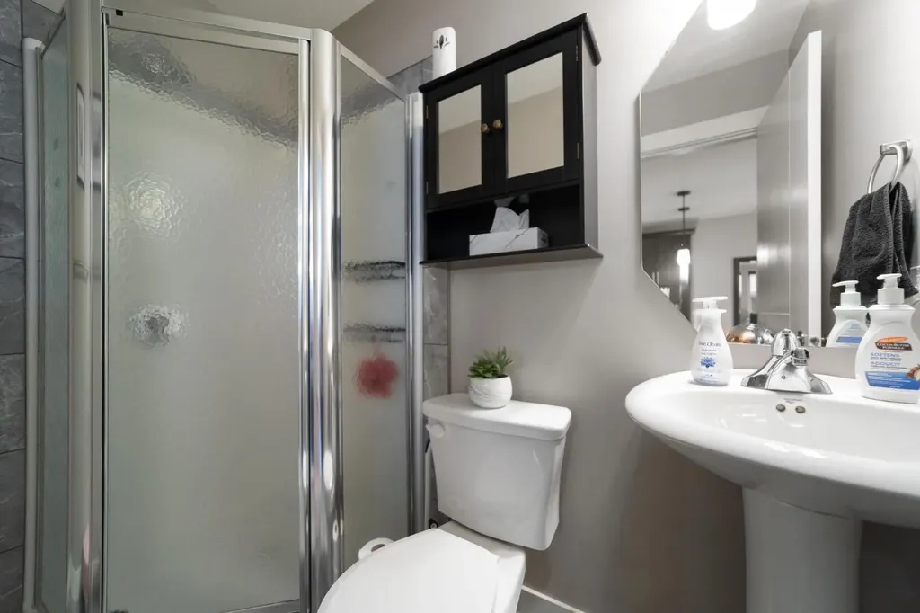 4414 75 Street Camrose AB T4V 5C9