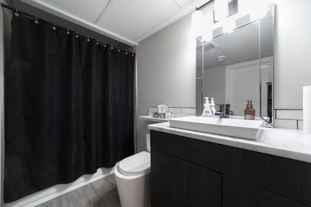 4414 75 Street Camrose AB T4V 5C9