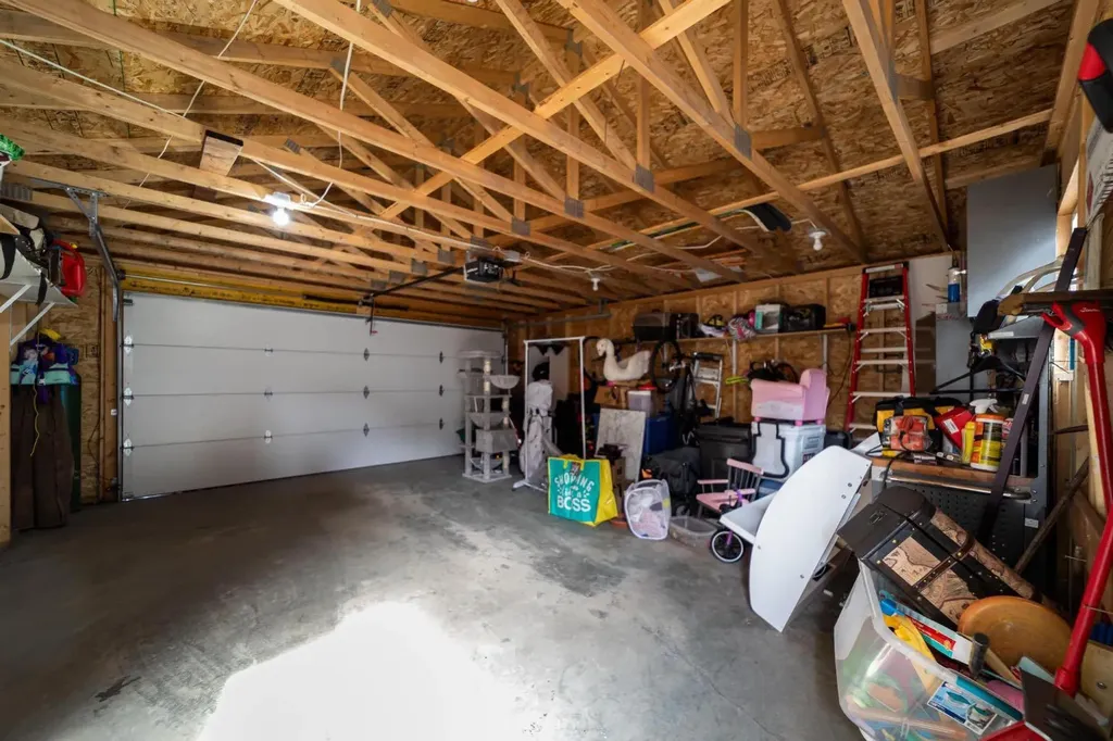 4414 75 Street Camrose AB T4V 5C9