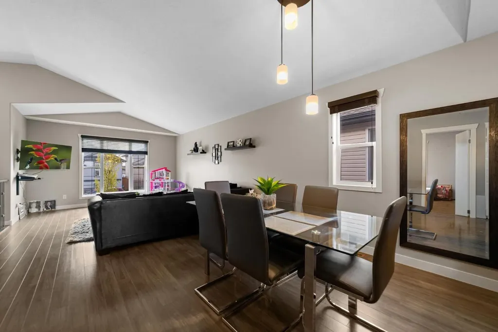4414 75 Street Camrose AB T4V 5C9