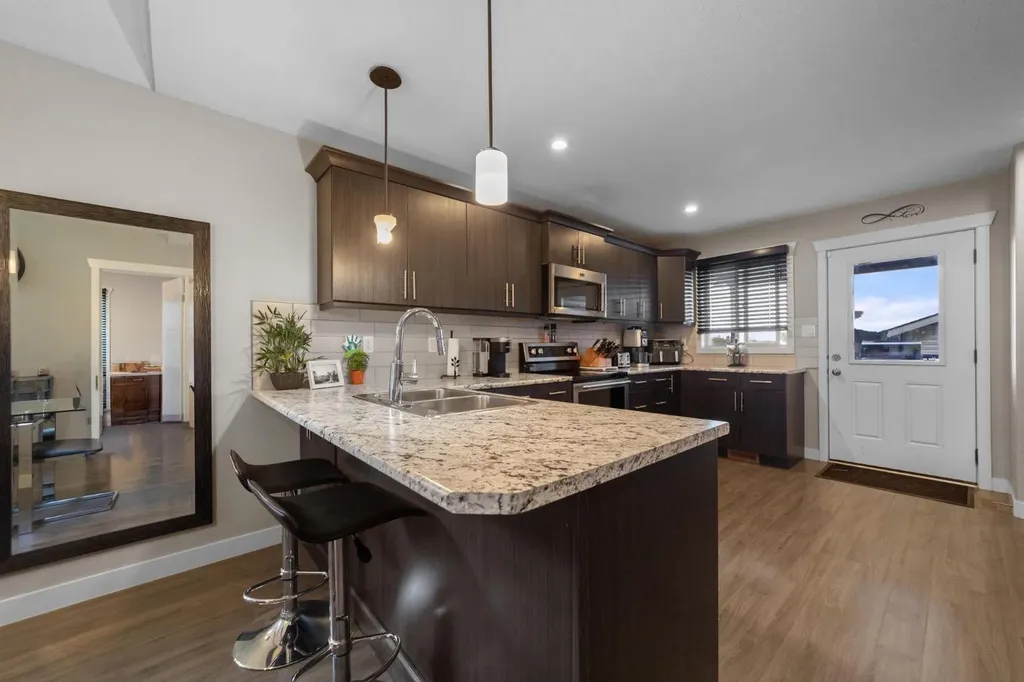 4414 75 Street Camrose AB T4V 5C9