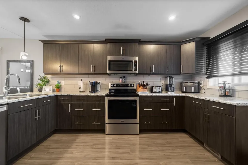 4414 75 Street Camrose AB T4V 5C9
