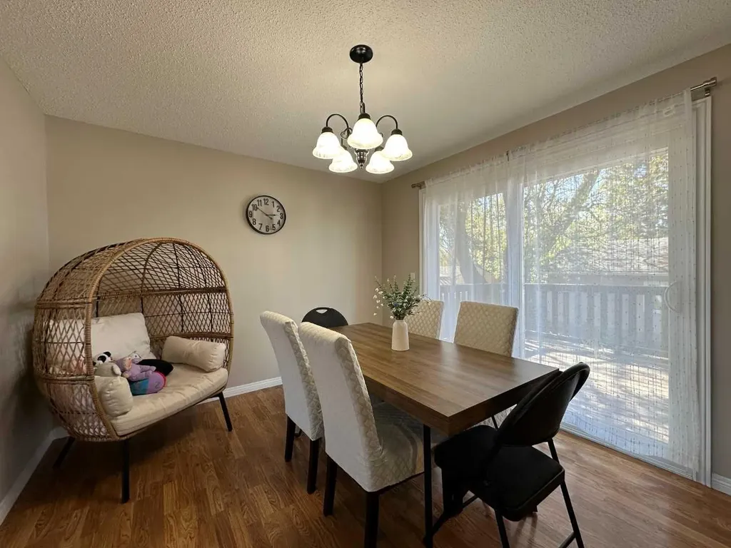 5115 61 Avenue Ponoka AB T4J 1E8
