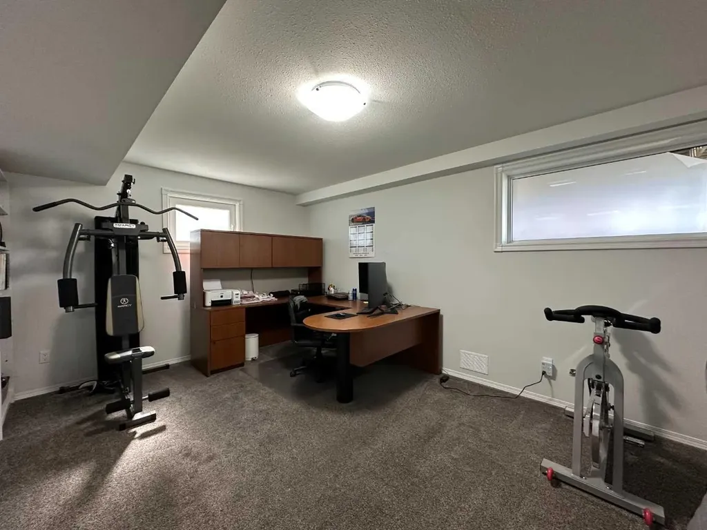 5115 61 Avenue Ponoka AB T4J 1E8