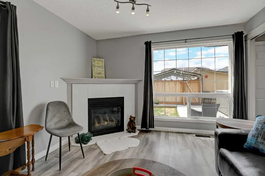 9302 91 Street Grande Prairie AB T8X0C7