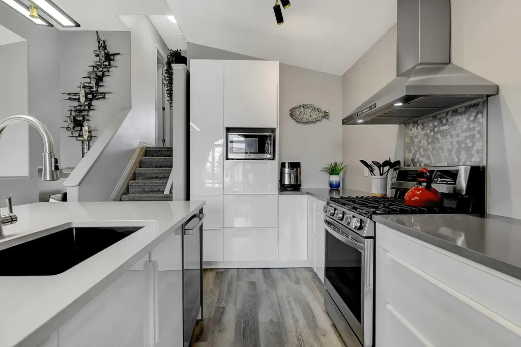 9302 91 Street Grande Prairie AB T8X0C7