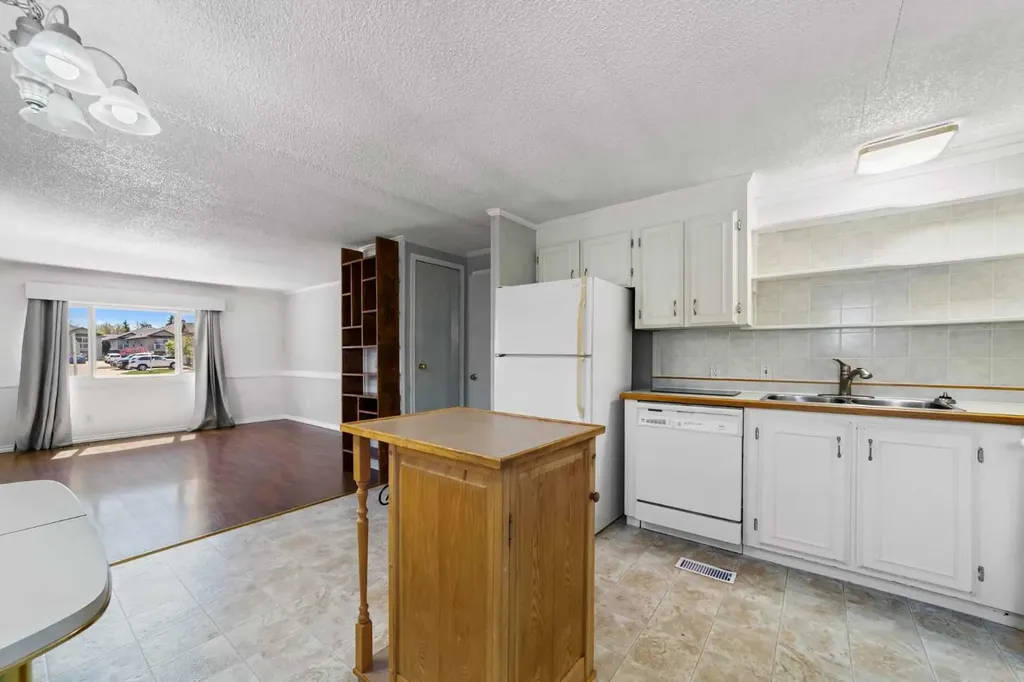4804C 54 Avenue Camrose AB T4V 3A4