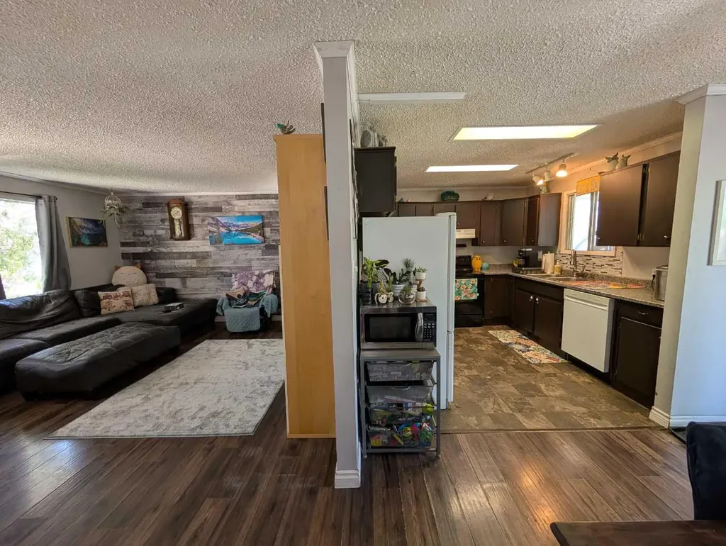 112 Sprague Way SE Medicine Hat AB T1B 2K3
