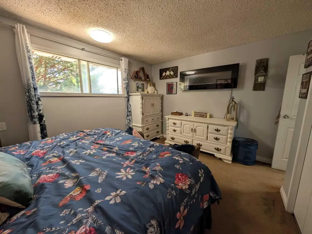 112 Sprague Way SE Medicine Hat AB T1B 2K3