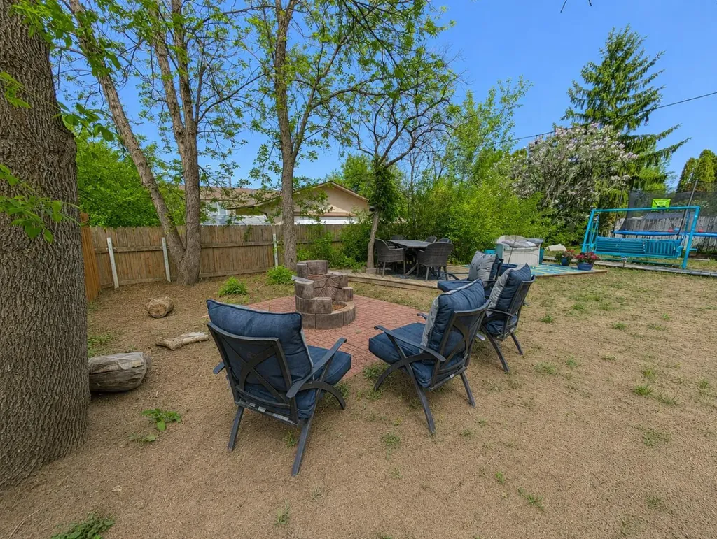 112 Sprague Way SE Medicine Hat AB T1B 2K3