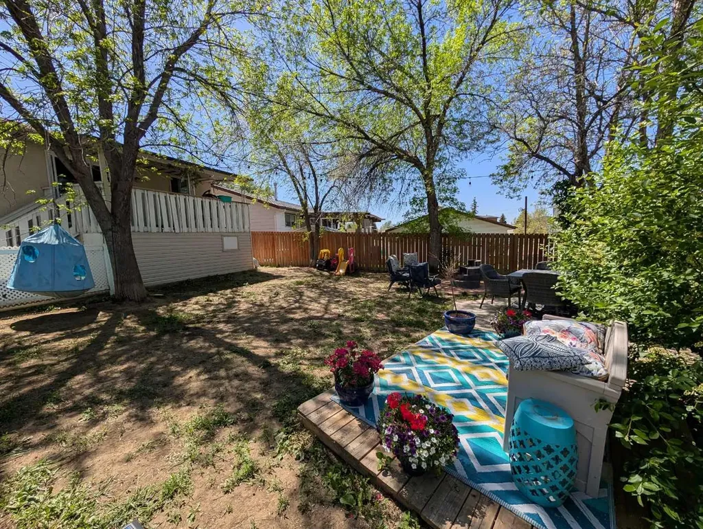 112 Sprague Way SE Medicine Hat AB T1B 2K3