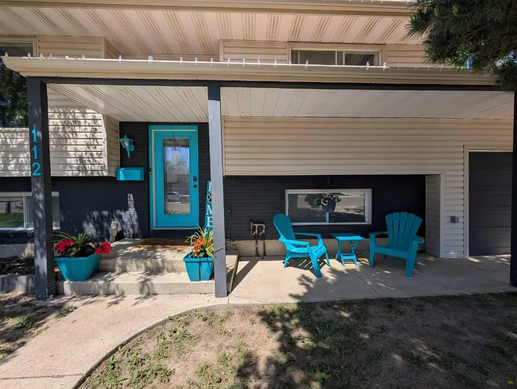 112 Sprague Way SE Medicine Hat AB T1B 2K3