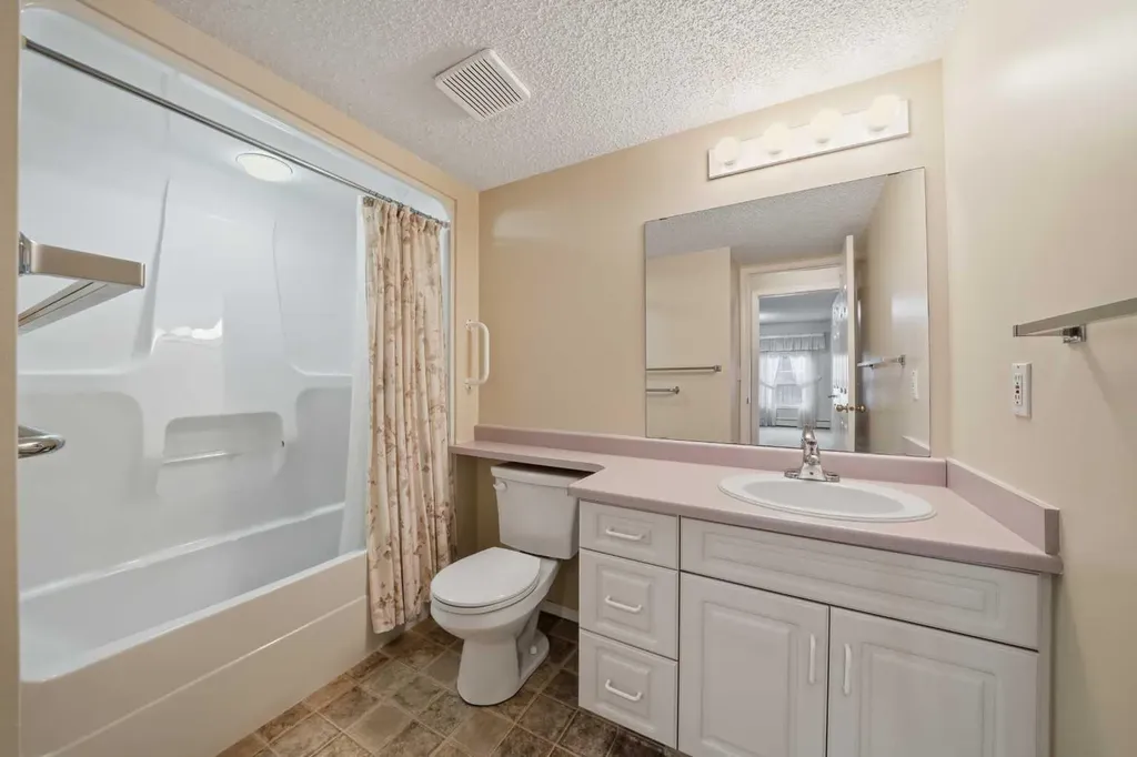 4522 47a Avenue Red Deer AB T4N 3R3