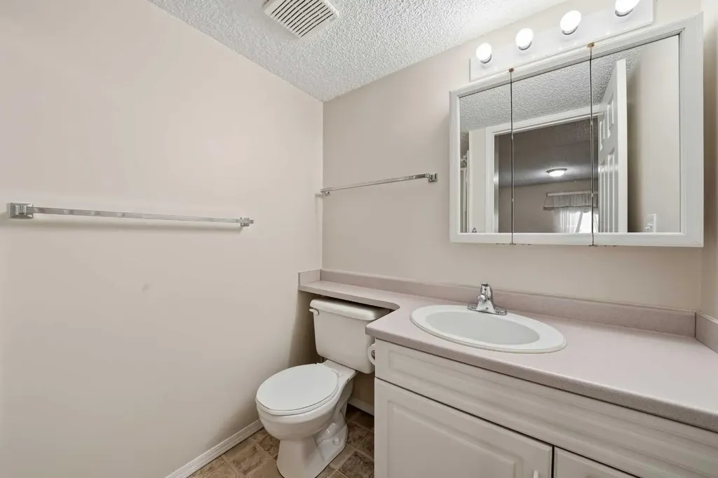 4522 47a Avenue Red Deer AB T4N 3R3