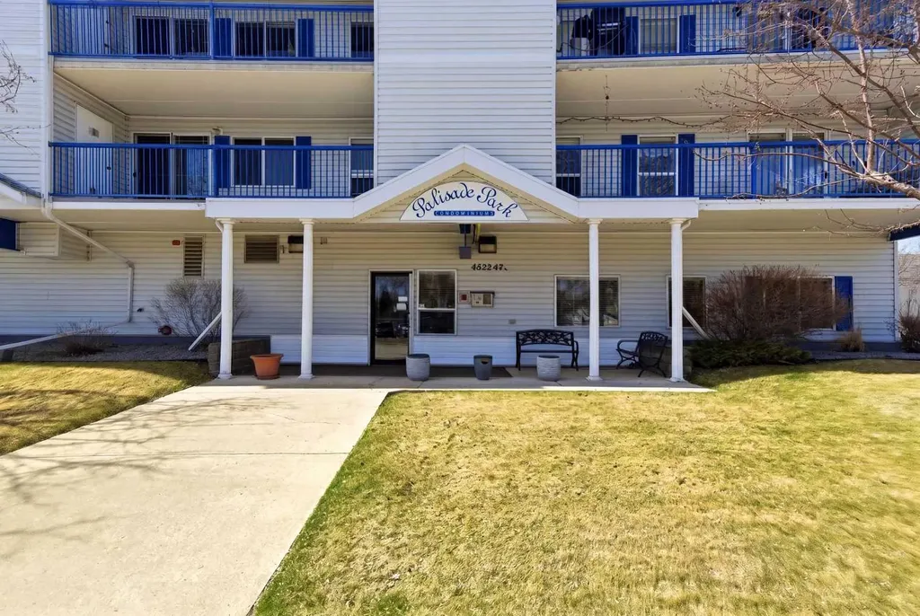 4522 47a Avenue Red Deer AB T4N 3R3