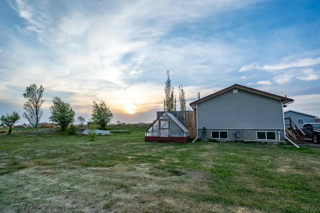 253047 Range Road 253 Rural Wheatland County AB T1P0W1