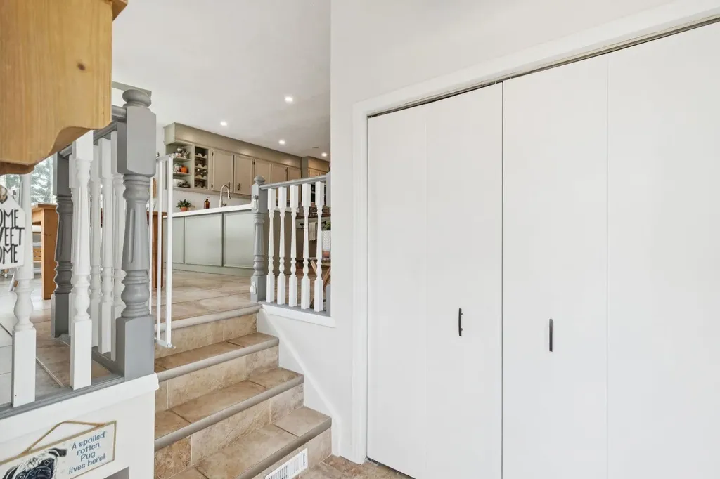 432 Queensland Road SE Calgary AB T2J4G9