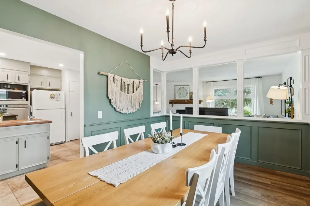 432 Queensland Road SE Calgary AB T2J4G9