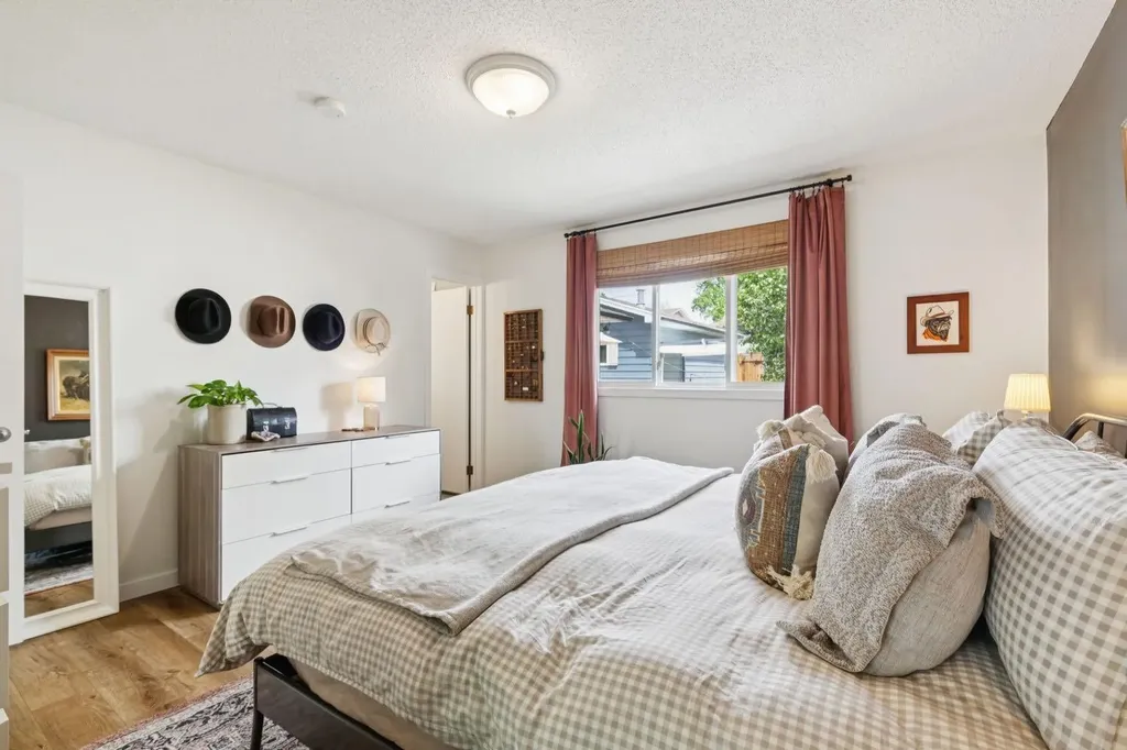 432 Queensland Road SE Calgary AB T2J4G9