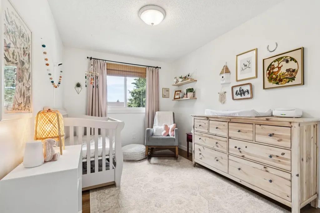 432 Queensland Road SE Calgary AB T2J4G9